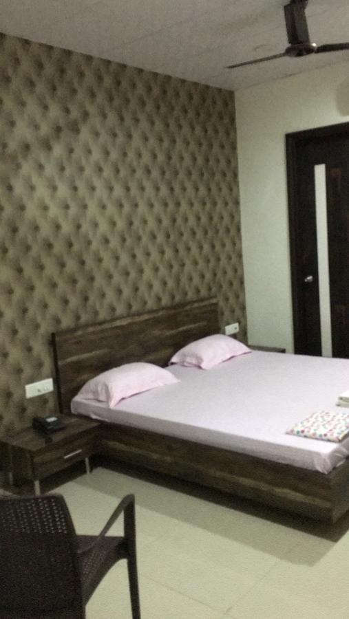 De Agya Paradise Hotel Лудяна Екстериор снимка
